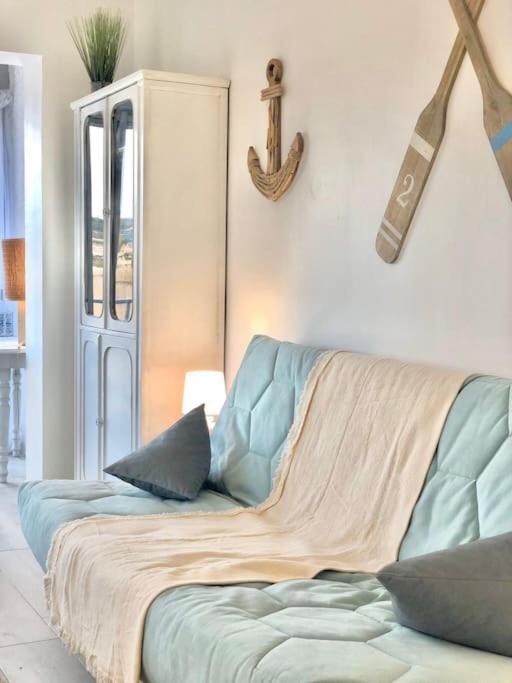 Ferienwohnung Le Brusc. Design, Parking, Wifi & Double Vue! Six-Fours-les-Plages Exterior foto