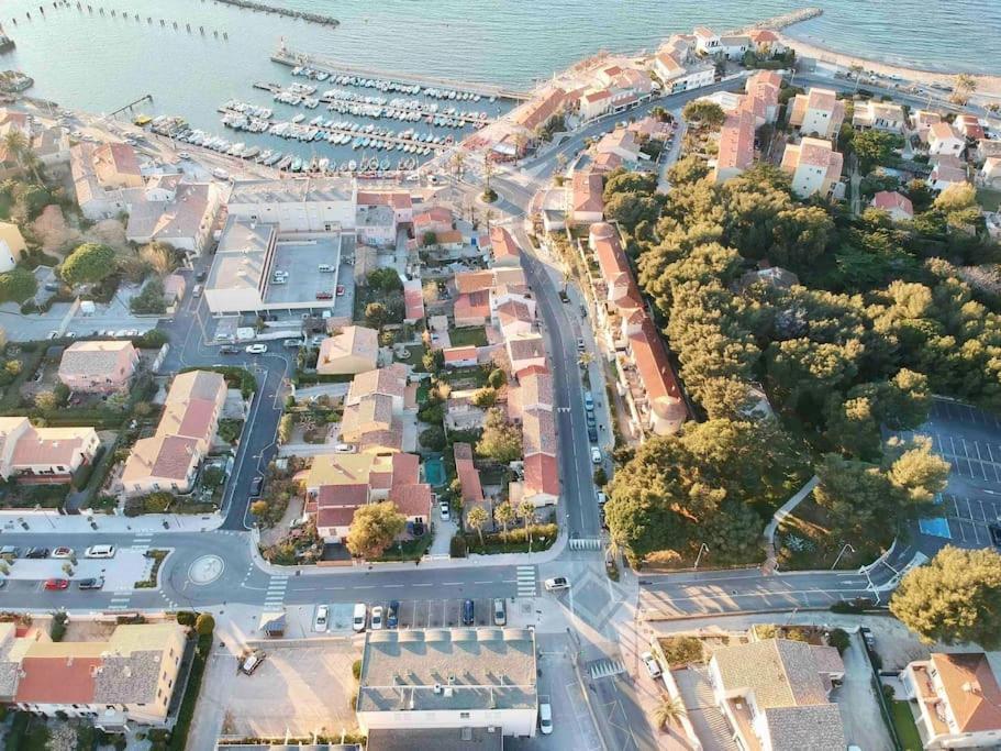 Ferienwohnung Le Brusc. Design, Parking, Wifi & Double Vue! Six-Fours-les-Plages Exterior foto