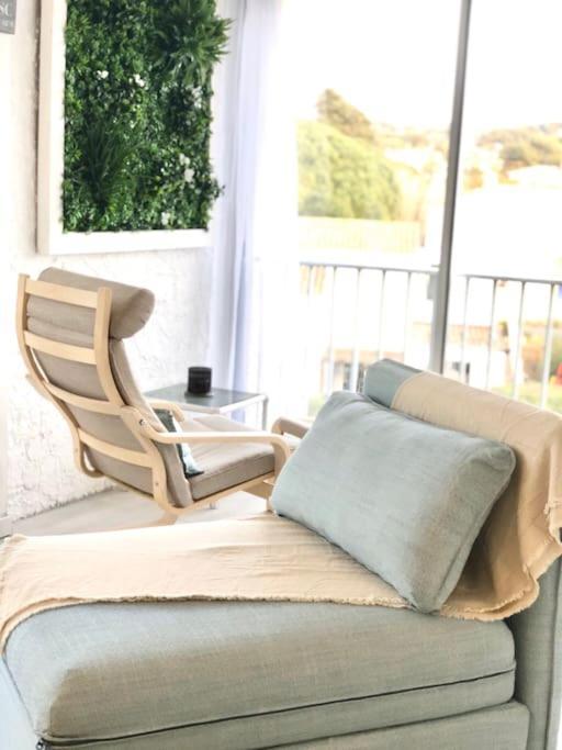 Ferienwohnung Le Brusc. Design, Parking, Wifi & Double Vue! Six-Fours-les-Plages Exterior foto