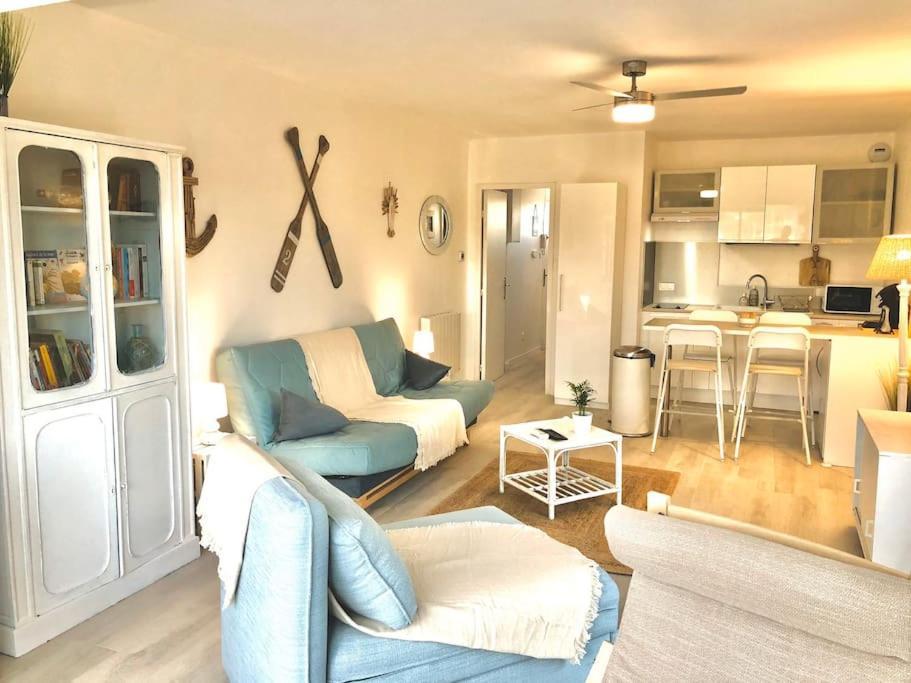 Ferienwohnung Le Brusc. Design, Parking, Wifi & Double Vue! Six-Fours-les-Plages Exterior foto