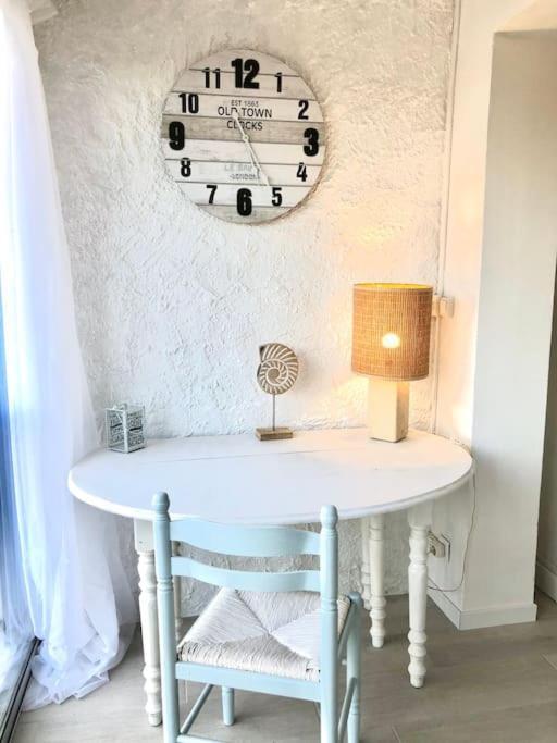 Ferienwohnung Le Brusc. Design, Parking, Wifi & Double Vue! Six-Fours-les-Plages Exterior foto